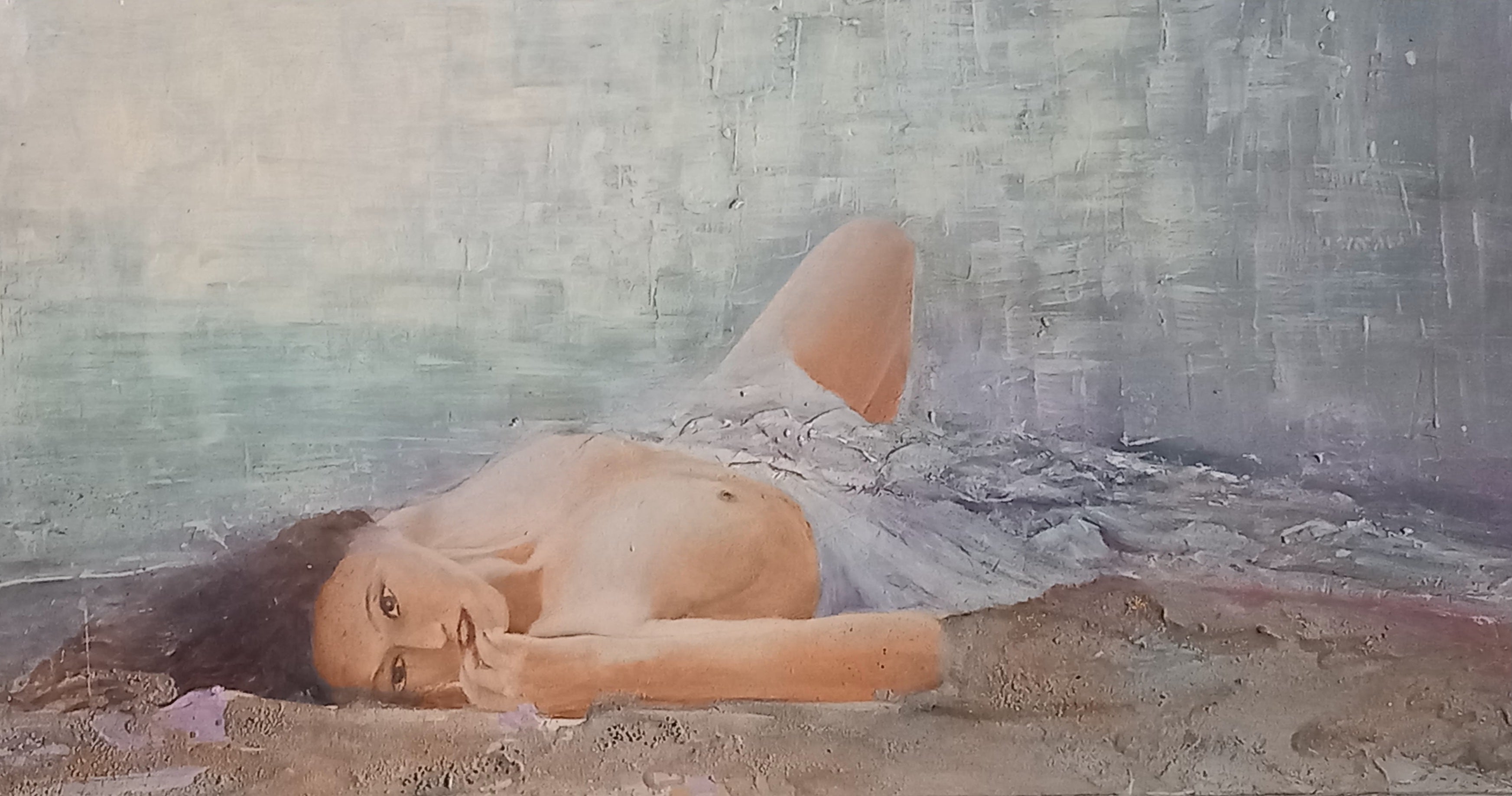 Donna adagiata nell'acqua