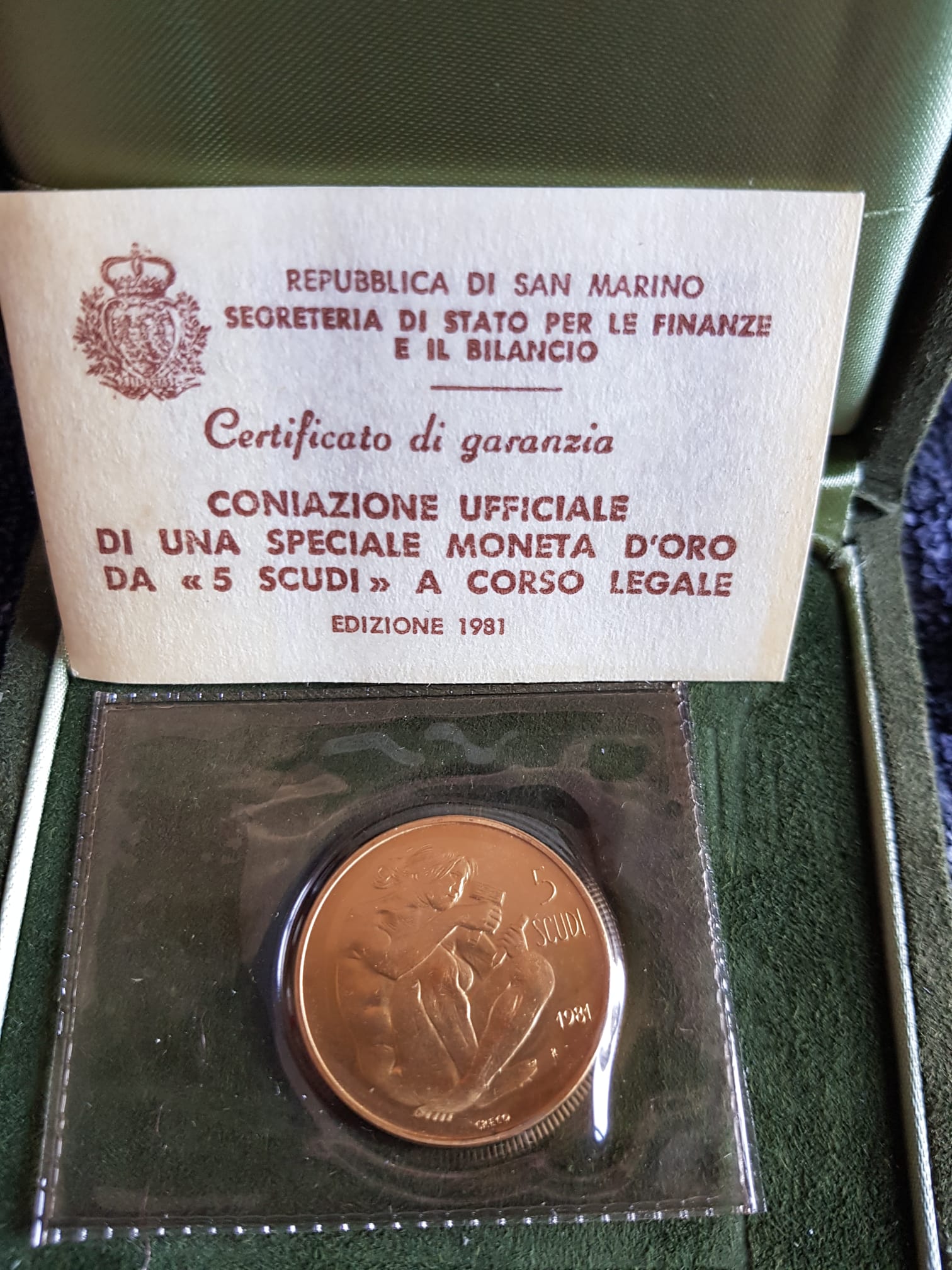 Coniazione ufficiale moneta d'oro da cinque scudi a corso legale - Repubblica di San Marino