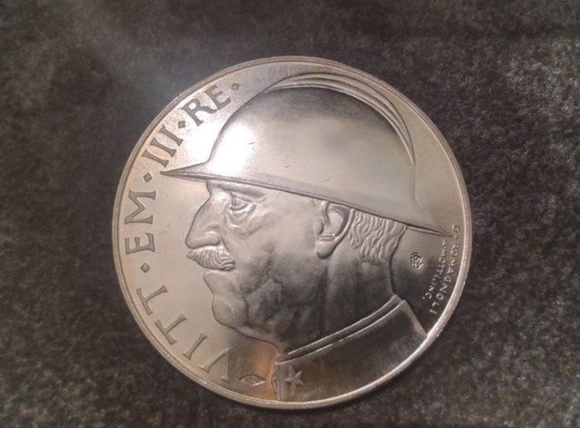 La Storia della Lira durante le due Guerre - Ipzs