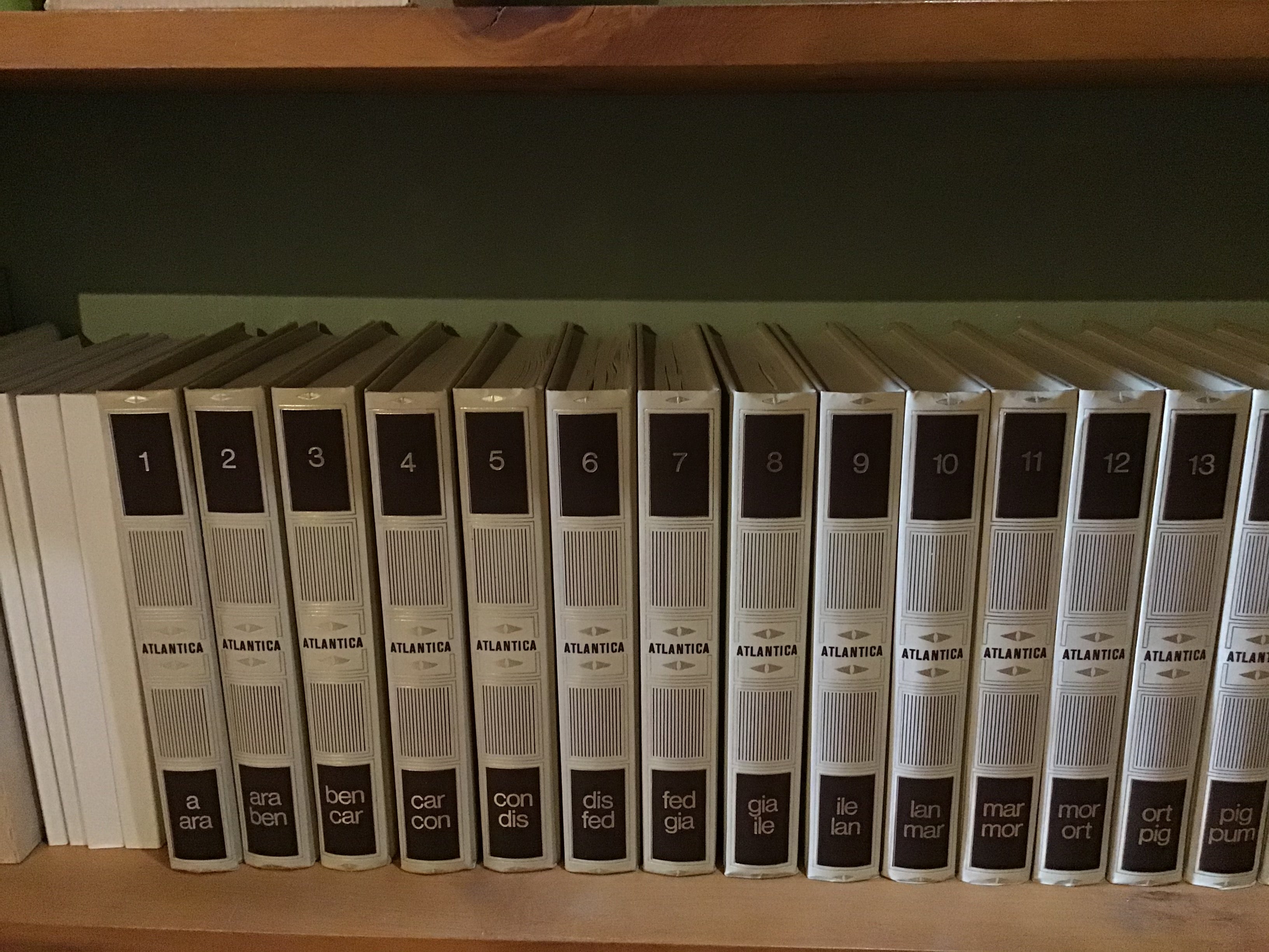 Enciclopedia Atlántica - Libro Europeo