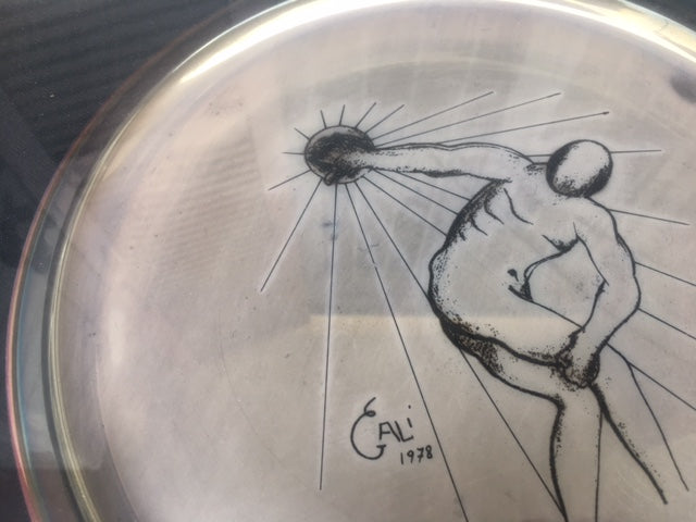 Salvador Dalí - Discus Thrower
