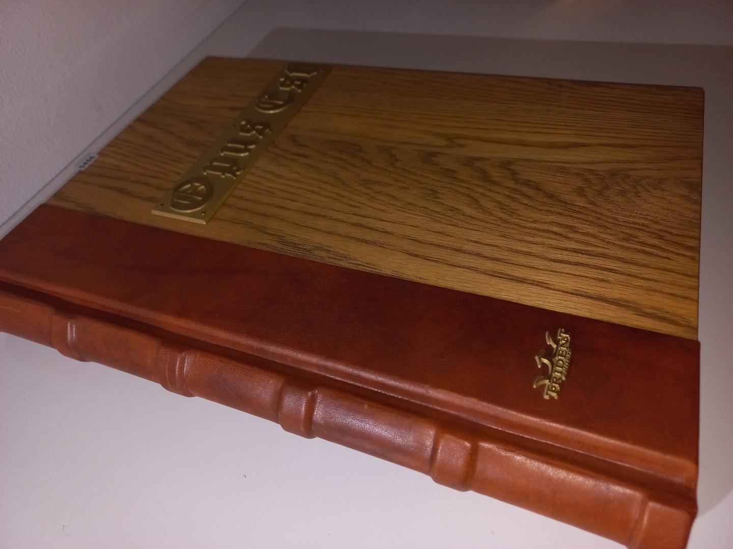 Opus Est Miniatura codici statutari XIVXV Secolo - Archivio di Stato di Bologna