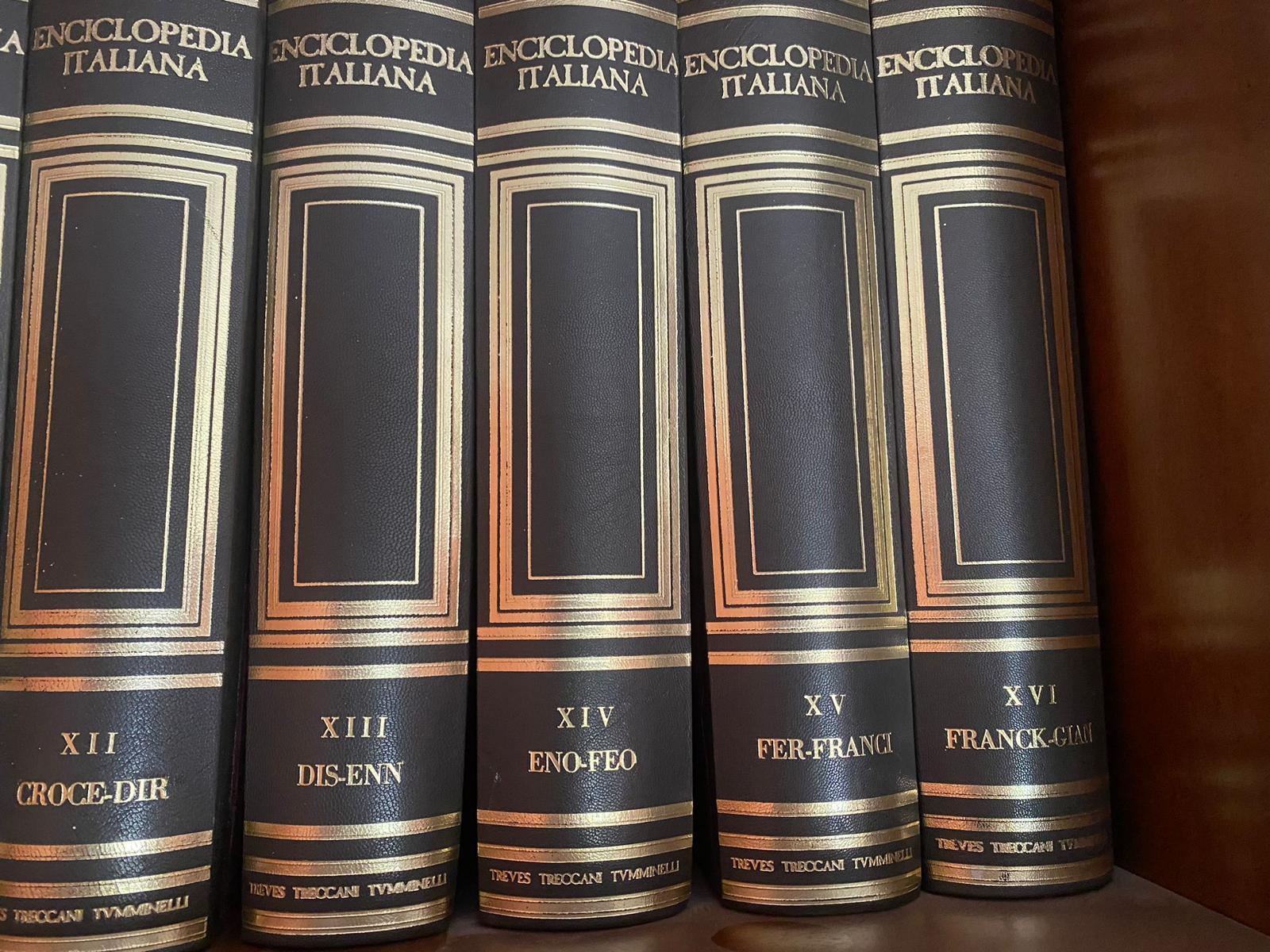 Enciclopedia Italiana di scenze , letteratura ed arti Treccani 1° edizione  (54 Volumi)