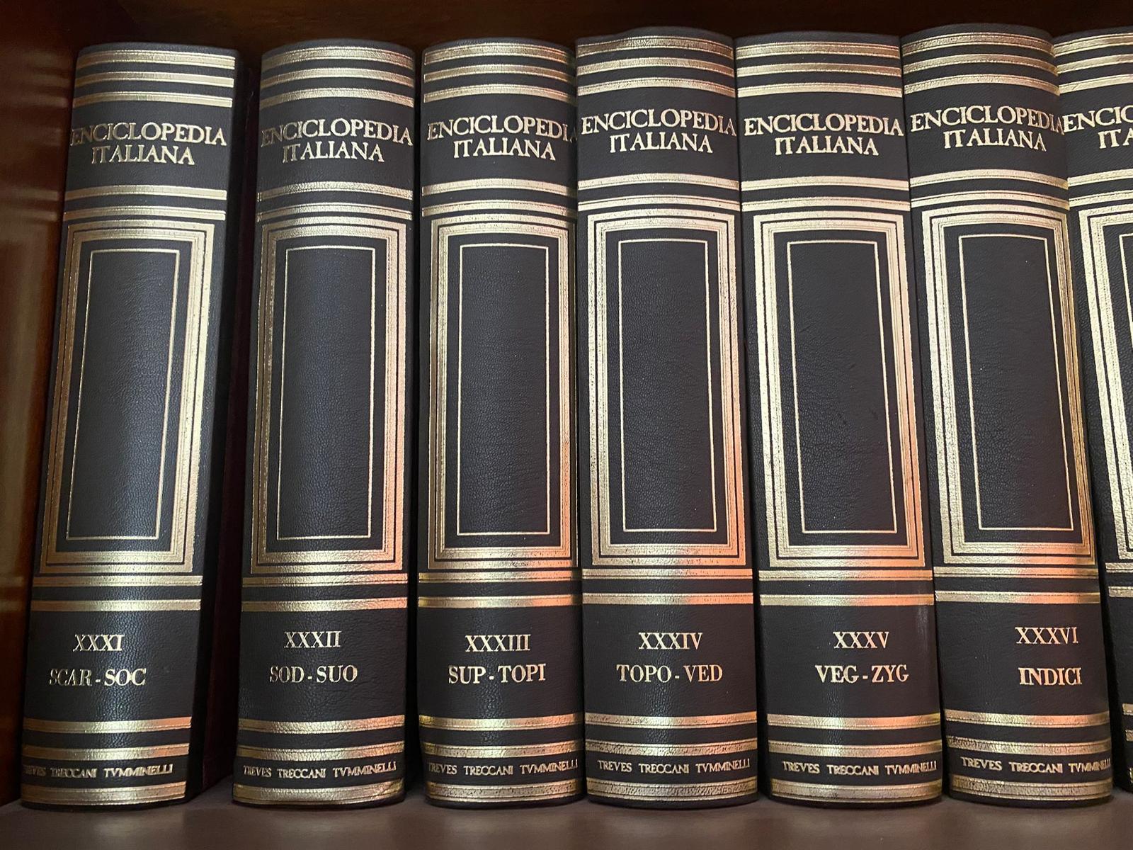Enciclopedia Italiana di scenze , letteratura ed arti Treccani 1° edizione  (54 Volumi)