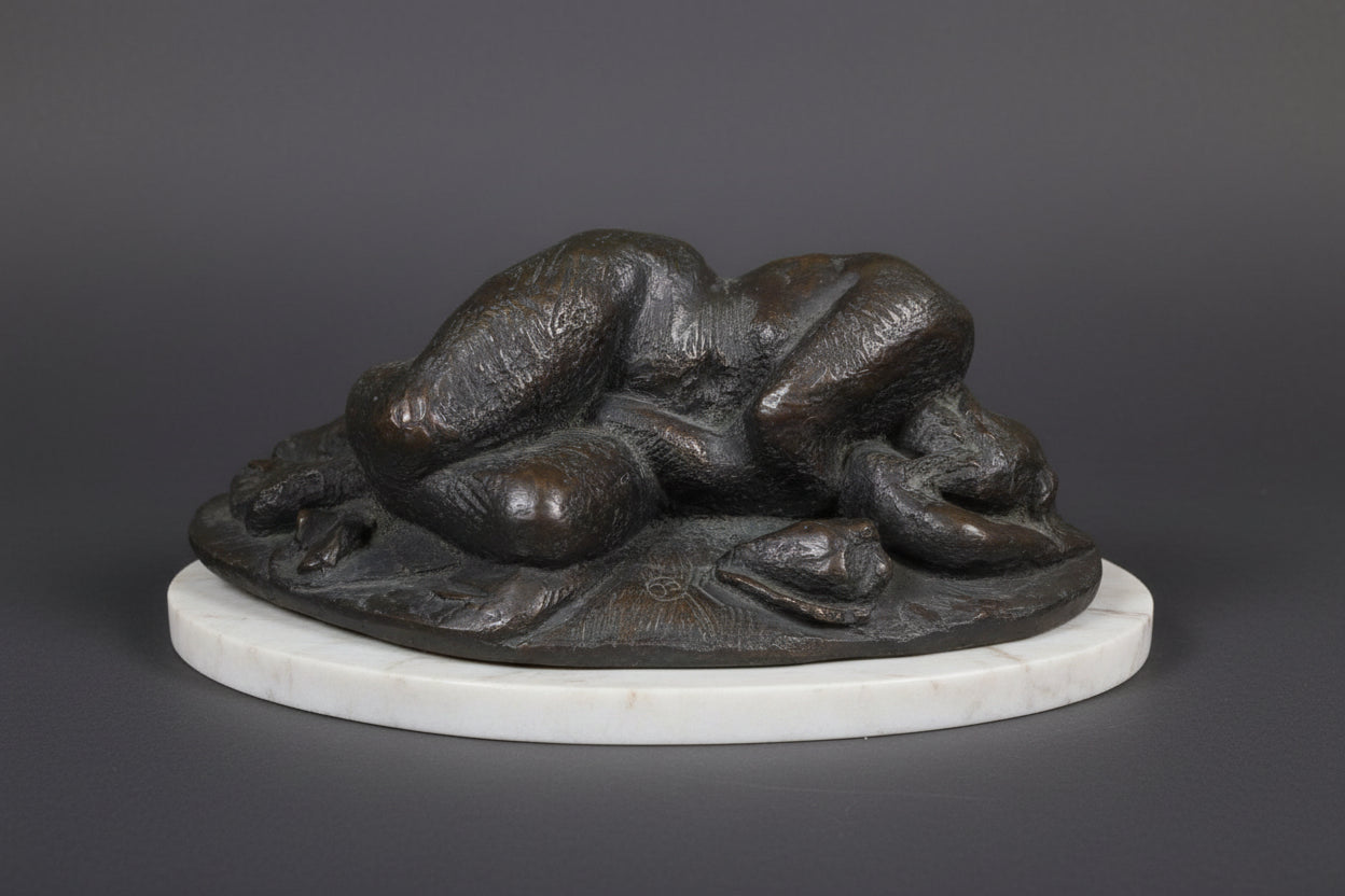 Nudo di donna in bronzo con base in marmo di Ciccio Capasso
