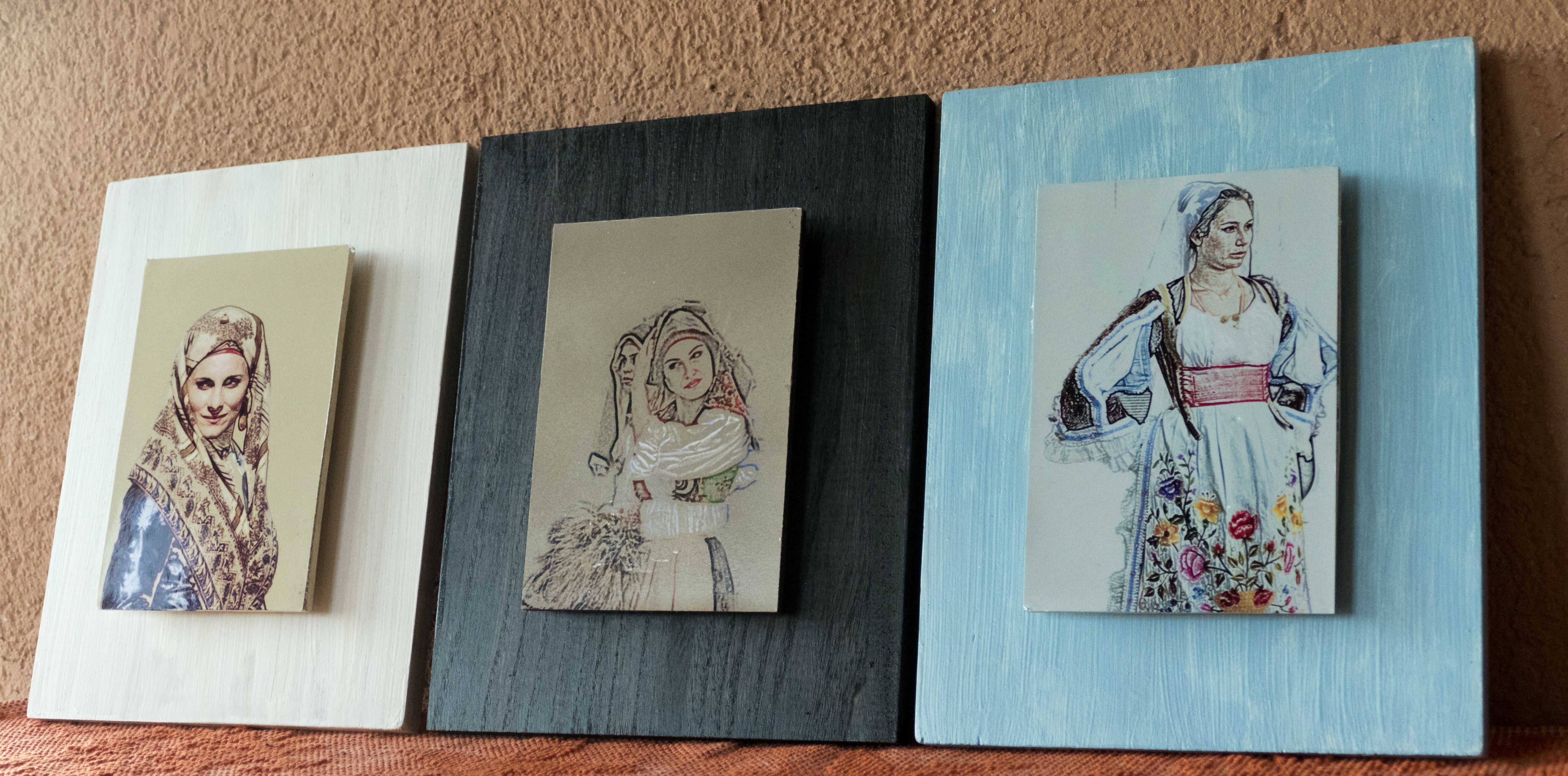 Trittico Costumi donne Sarde