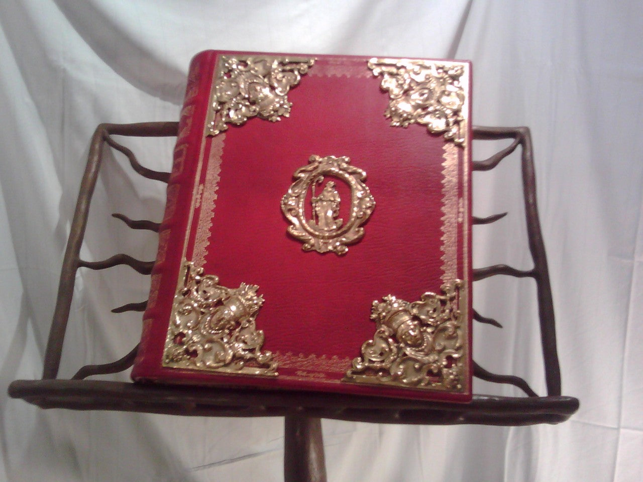 Biblia de San Pablo Extramuros (Editalia), Atril del Amor de Gino Giannetti