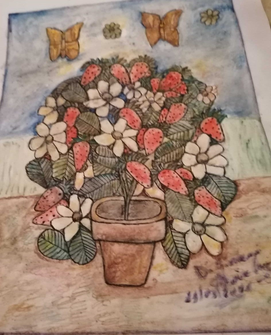 Vase with strawberries