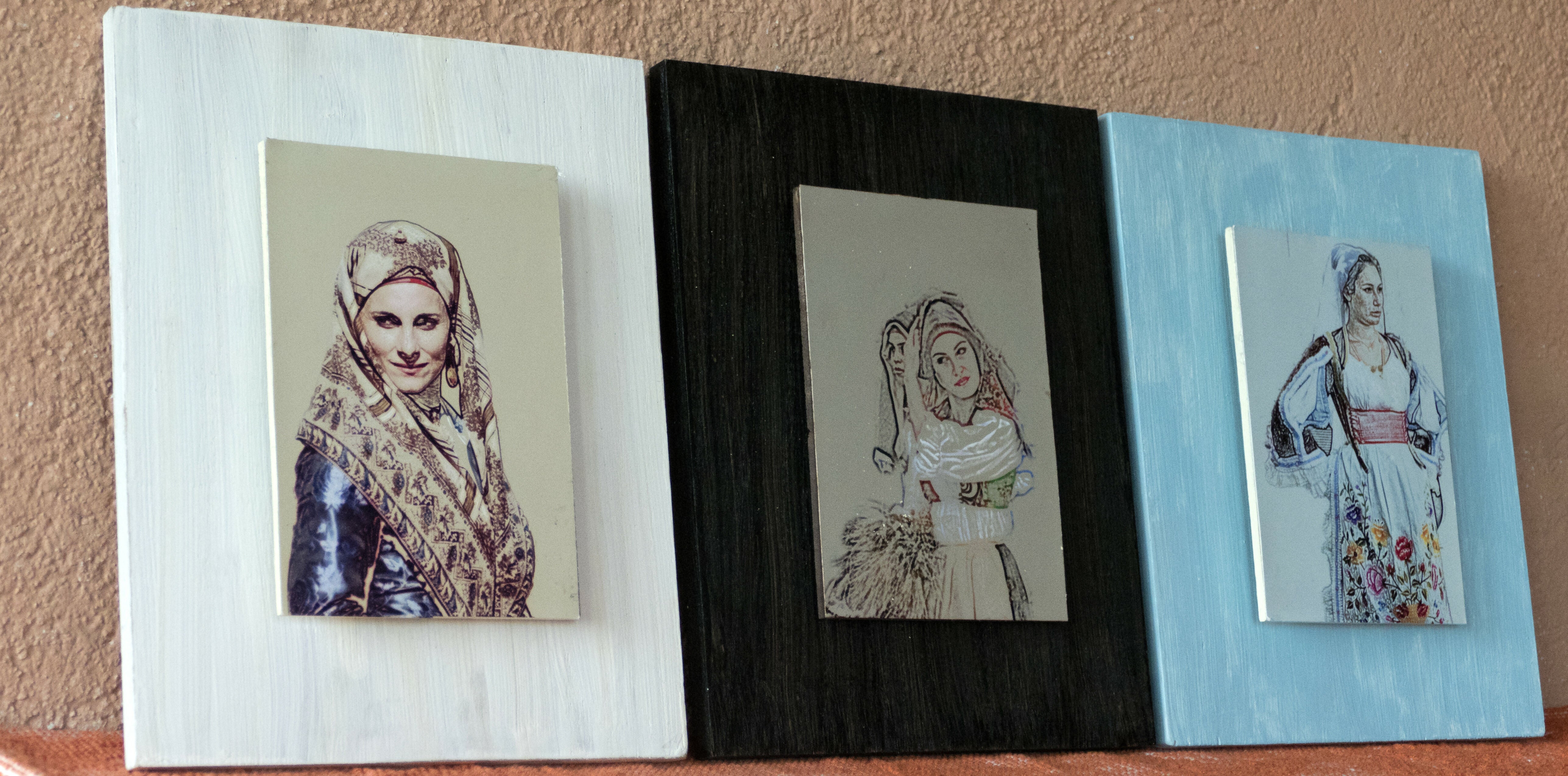 Trittico Costumi donne Sarde